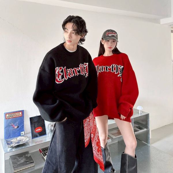 哥德字撞色毛衣 