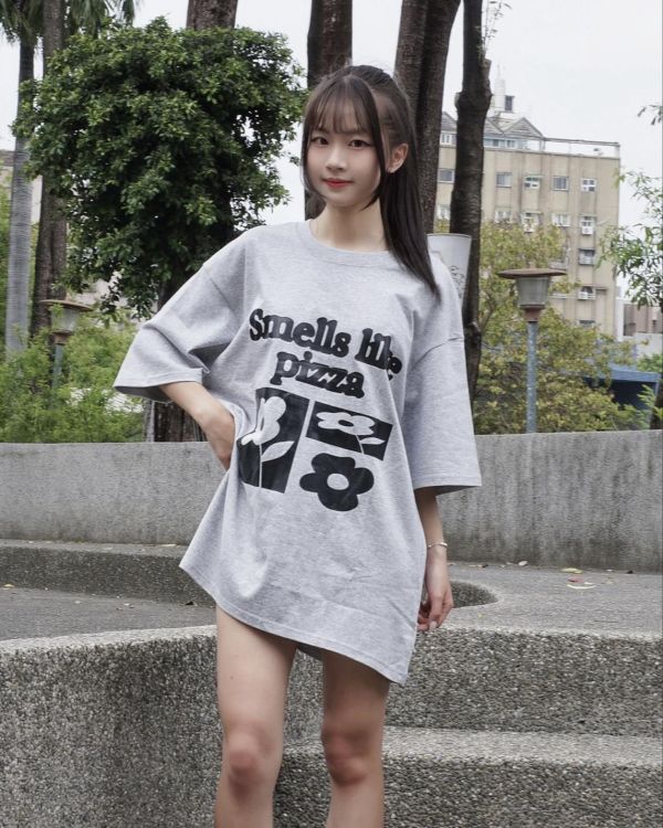 【現貨】花朵字母印花短Tee 