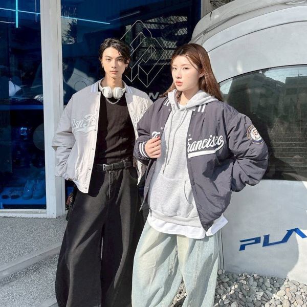 SanFrancisco肩章刺繡鋪棉棒球外套 