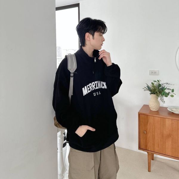 MERRIMACK半高領拉鏈刺繡刷毛大學Tee 