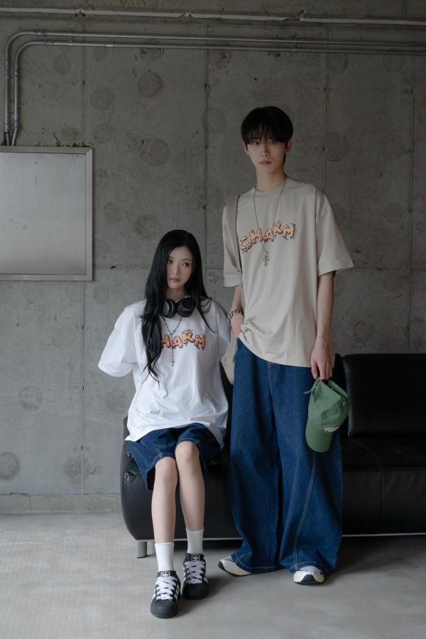 【SORONA®】 CHARM餅乾字母印花短Tee 