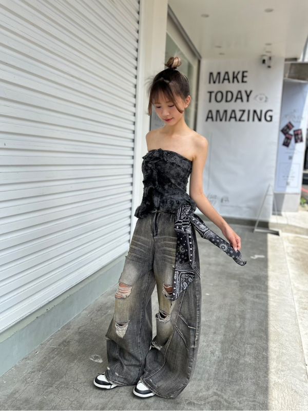 【爆款現貨+預購】附腰巾洗舊刷破牛仔彎刀褲 