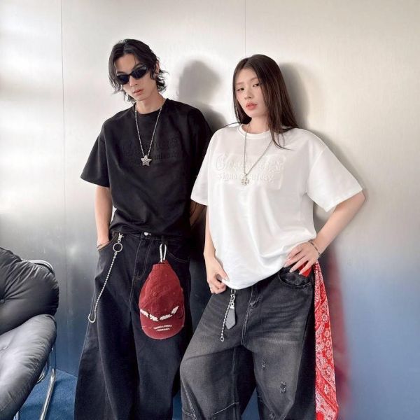 哥德字剛印麂皮短Tee 