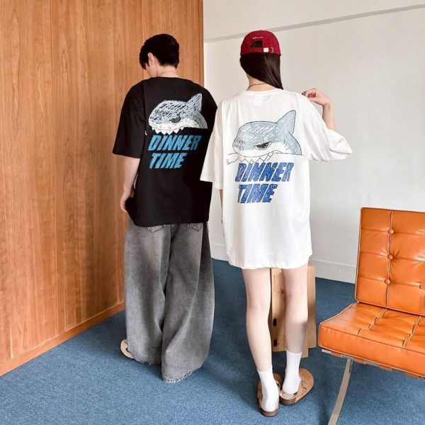 【現貨】DINNER TIME 鯊魚插畫印花短Tee 
