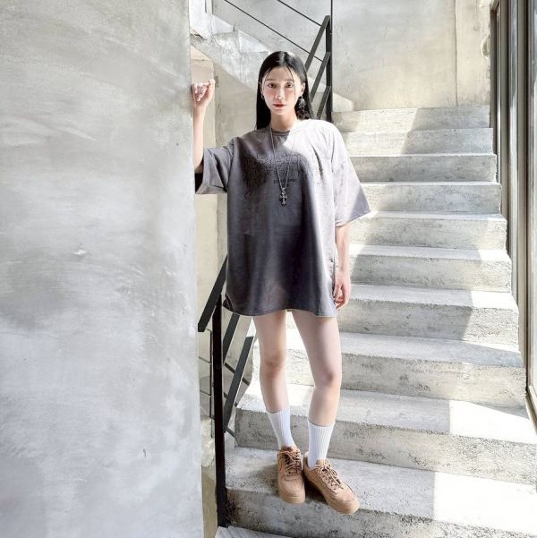 【現貨】ESTABLISHED 2018荊棘簍空字體麂皮Tee 