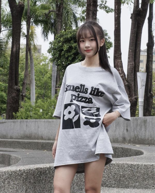 【現貨】花朵字母印花短Tee 