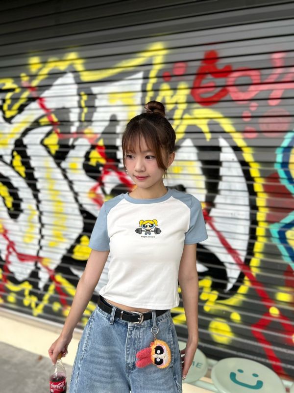 【現貨+預購】飛天小女警舉重短版上衣 