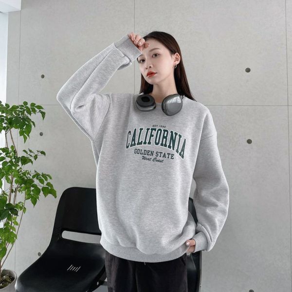 CALIFORNIA字母刷毛大學Tee 
