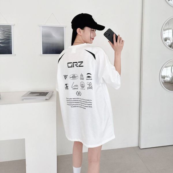 【預購】賽車風徽章印花Tee 