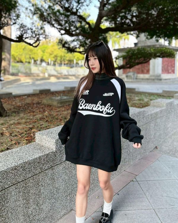 【現貨+預購】Baenbolu美式拼接印花刷毛大學Tee 