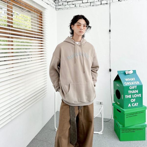 哥德字發泡環繞刷毛帽Tee 