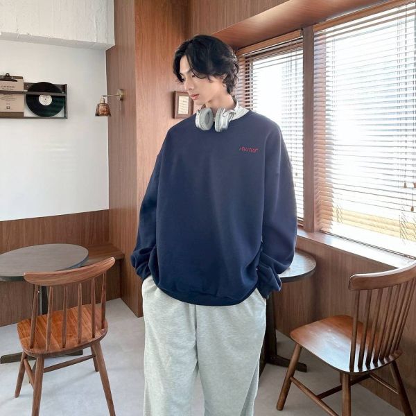 日系零食刺繡刷毛大學Tee 