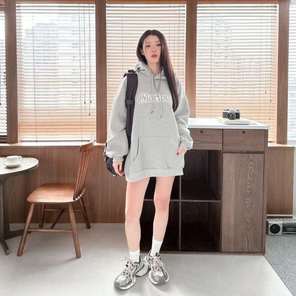 哥德字噴漆印花刷毛帽Tee 