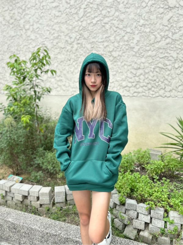 【現貨】NYC英字短絨刷毛帽Tee 