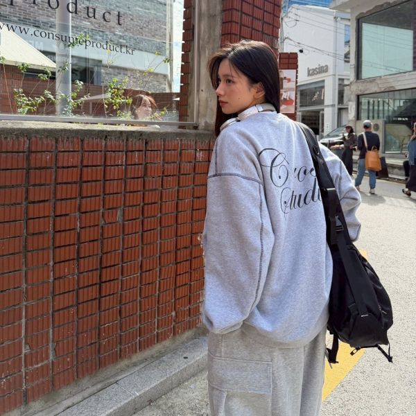 【現貨+預購】反車線草寫刷毛大學Tee 