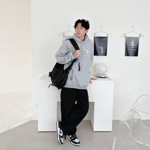 發泡英字科技感銀漆刷毛帽Tee 