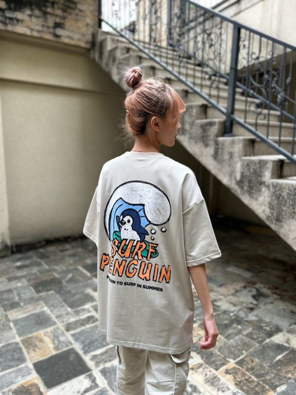 【現貨】衝浪企鵝手繪圖Tee 