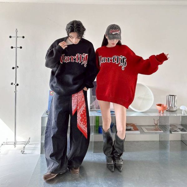 哥德字撞色毛衣 