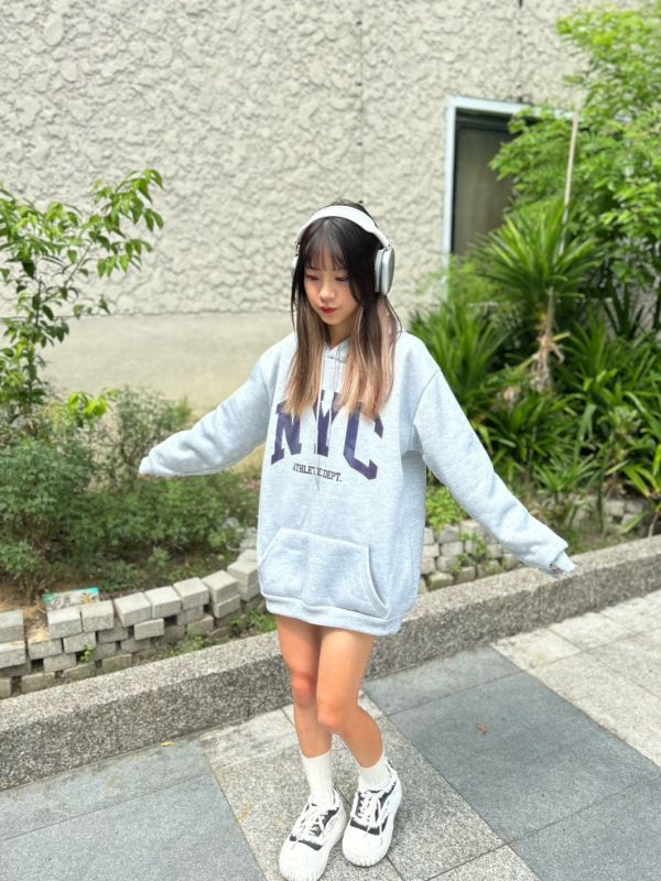 【現貨】NYC英字短絨刷毛帽Tee 