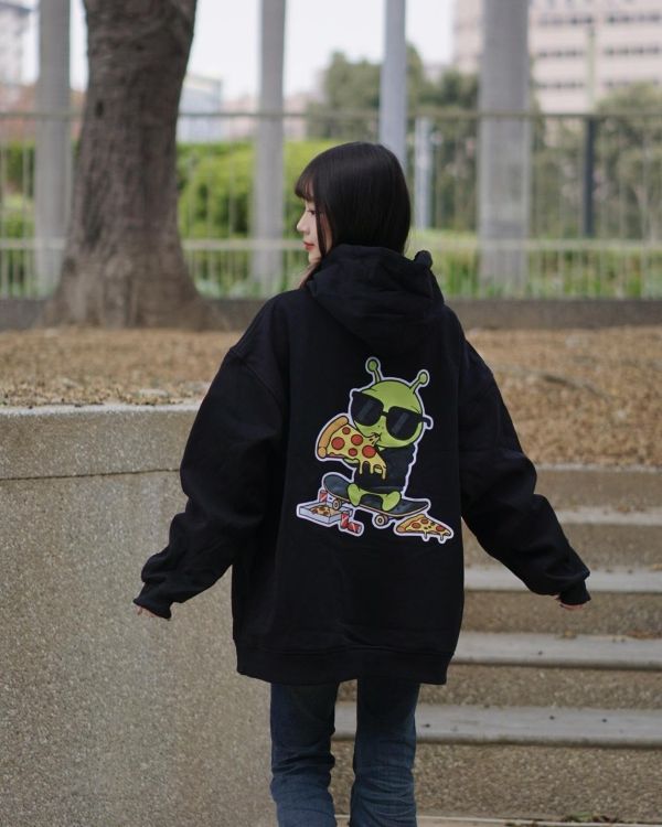 現貨【牛奶暖絨】Pizza外星人牛奶絨帽Tee 