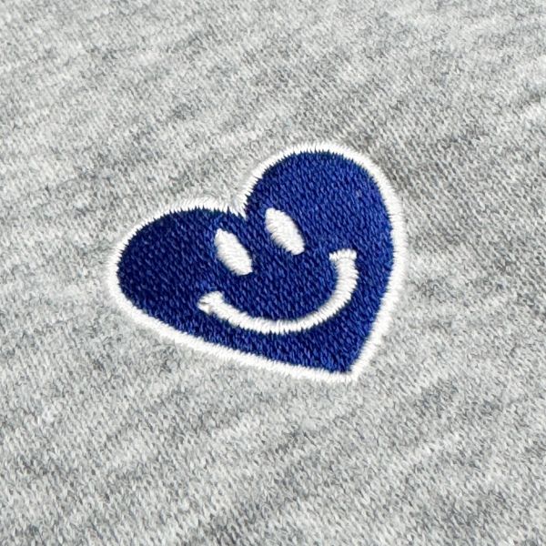 【預購】愛心笑臉刺繡刷毛大學Tee 