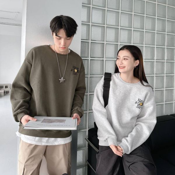 刺繡GOOD DAY笑臉刷毛大學Tee 