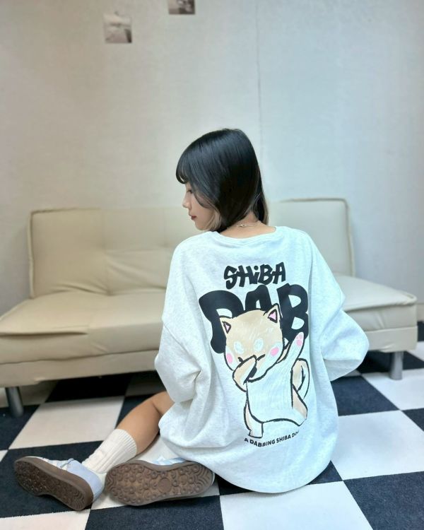 【現貨+預購】SHiBA DAB柴犬塗鴉大學Tee 