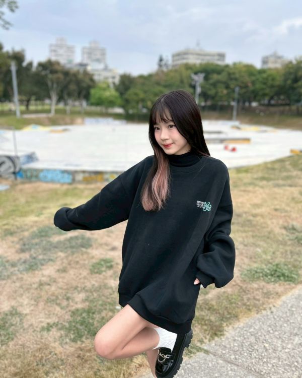 【現貨】HEYDAY發泡花朵刷毛大學Tee 