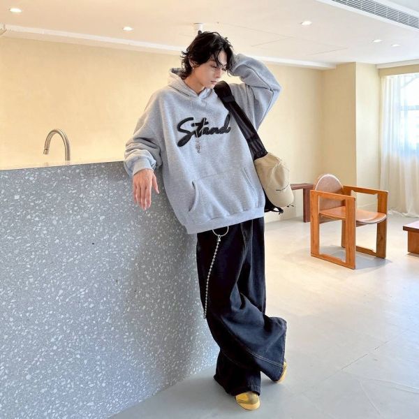 stand立體貼布刷毛帽Tee 