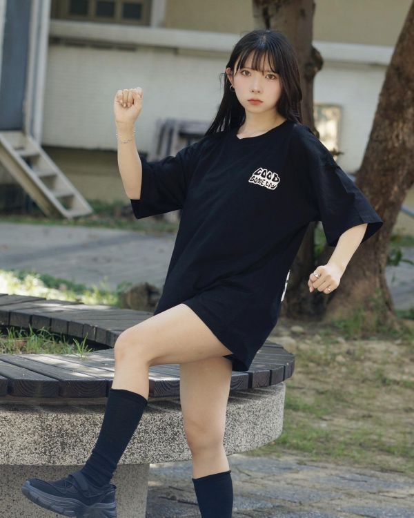 【現貨】GOOD SOME DAY塗鴉玩偶短Tee 