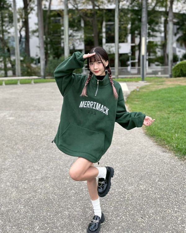 【現貨】MERRIMACK半高領拉鏈刺繡刷毛大學Tee 