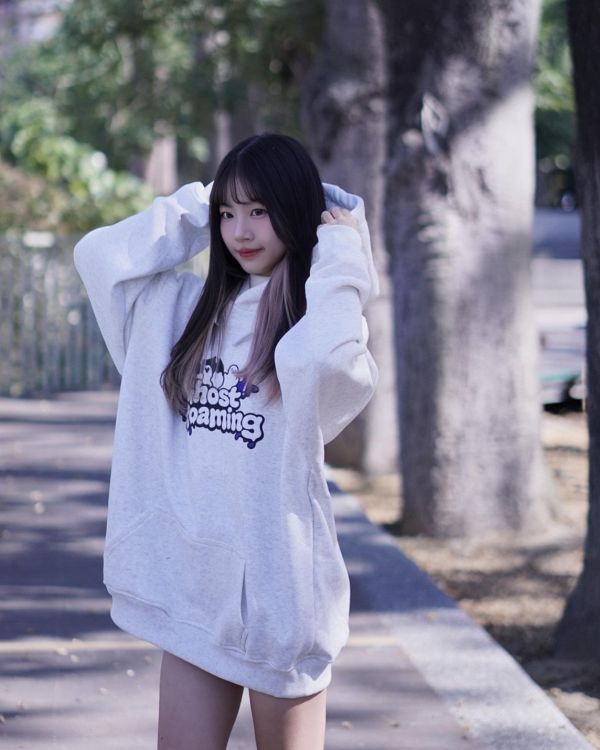 現貨【牛奶暖絨】鬼系幽靈牛奶絨帽Tee 