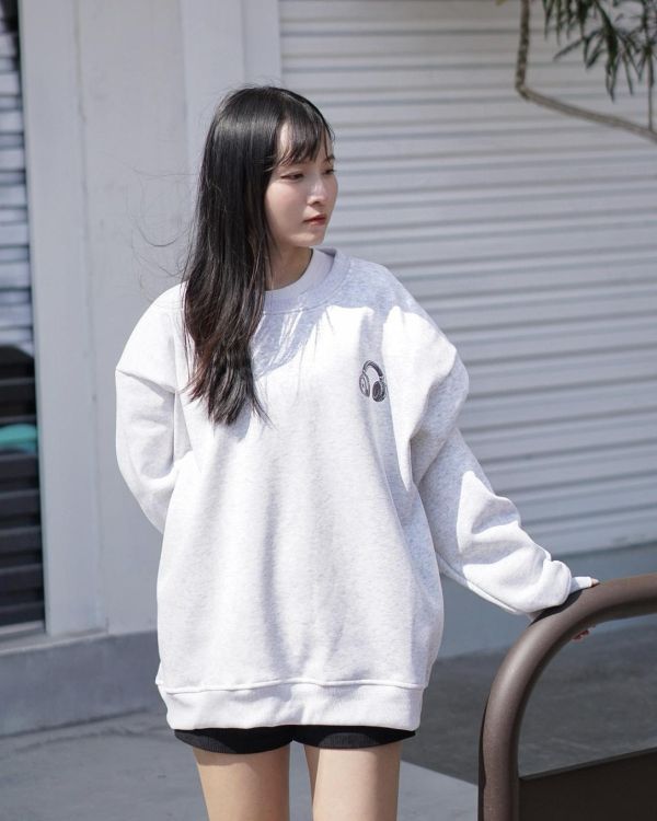 現貨【牛奶暖絨】愛吃幽靈牛奶絨大學Tee 