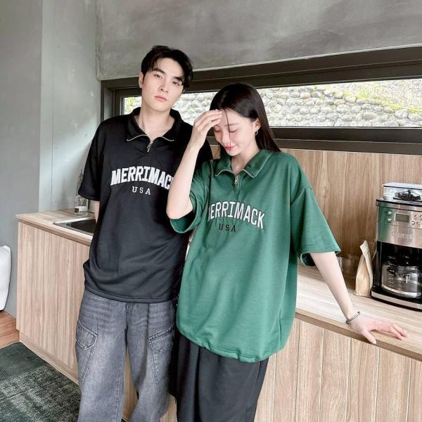 【現貨+預購】MERRIMACK半高領拉鍊刺繡POLO衫 