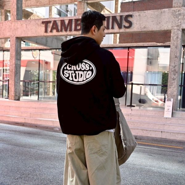 CROSS卡通泡泡字圓標刷毛帽Tee 