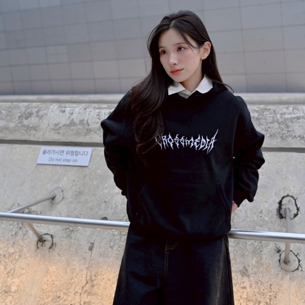 【現貨】CROSSMEDIA 刺繡街頭抓痕字寬短帽Tee 