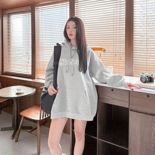 哥德字噴漆印花刷毛帽Tee 