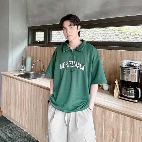 【現貨+預購】MERRIMACK半高領拉鍊刺繡POLO衫 