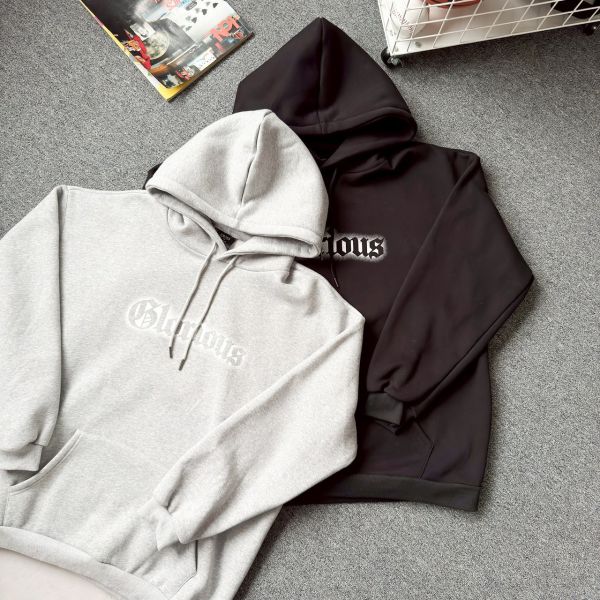 哥德字噴漆印花刷毛帽Tee 