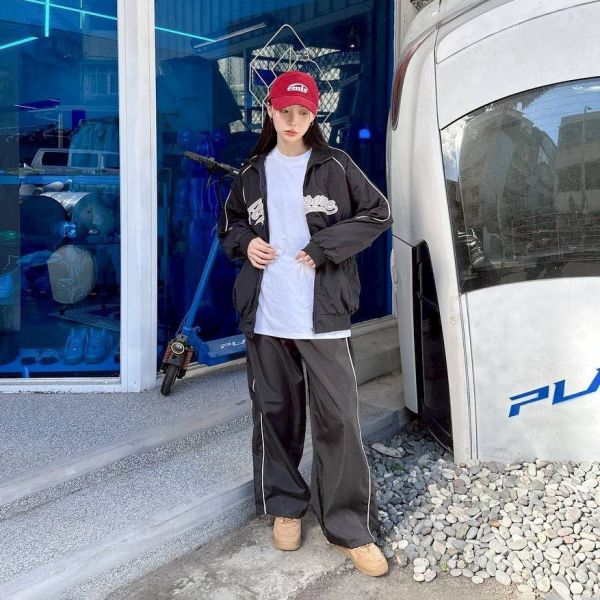 Awesome小立領刺繡織條風衣外套 