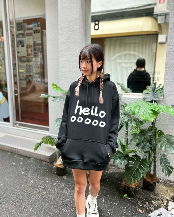 【現貨】美式hello英字牛奶絨帽Tee 
