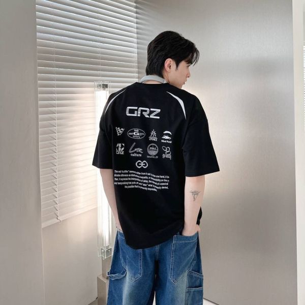 【預購】賽車風徽章印花Tee 