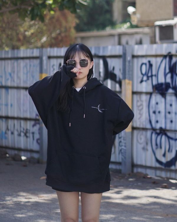 現貨【牛奶暖絨】月相日記牛奶絨帽Tee 