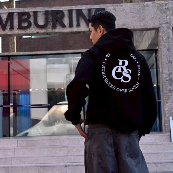 CRS圓環刺繡寬短刷毛帽Tee 