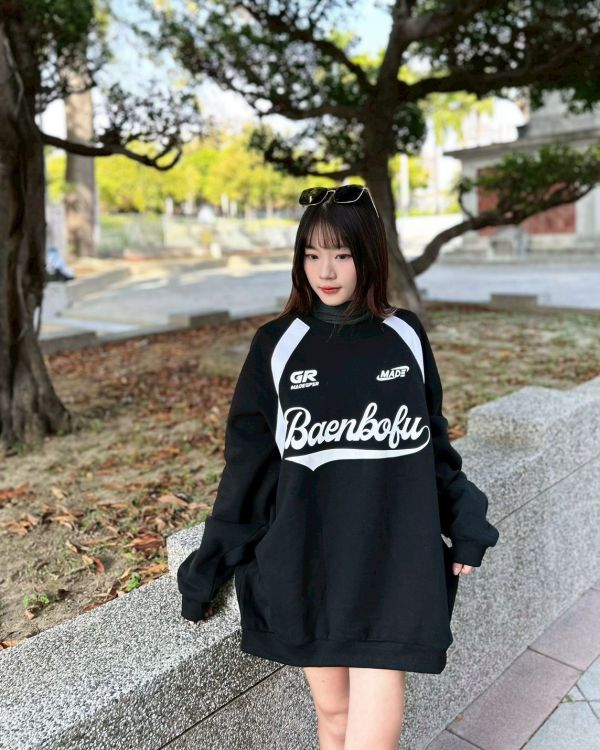 【現貨+預購】Baenbolu美式拼接印花刷毛大學Tee 