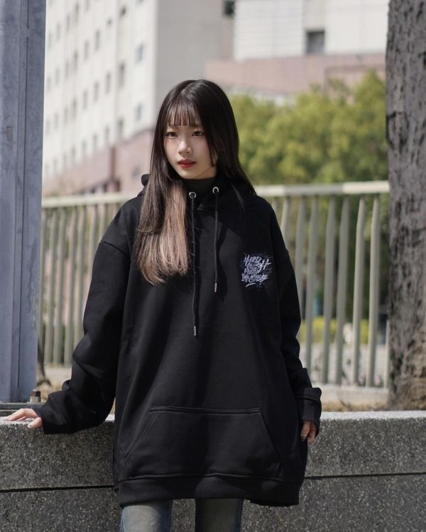 現貨【牛奶暖絨】藝術英字塗鴉牛奶絨帽Tee 