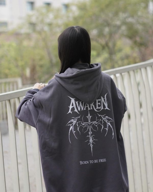 現貨【牛奶暖絨】暗黑羽翼牛奶絨帽Tee 