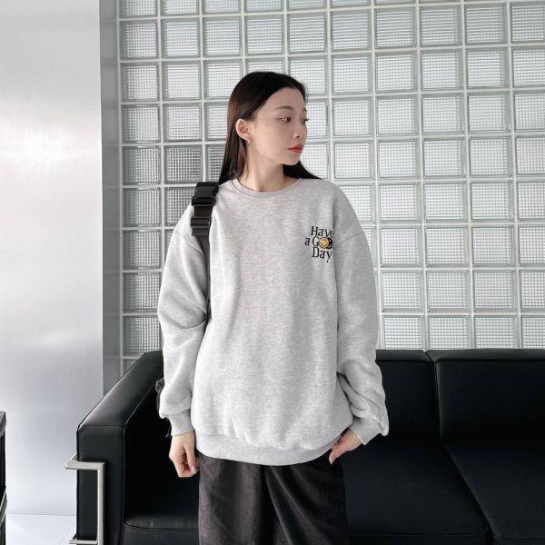 刺繡GOOD DAY笑臉刷毛大學Tee 