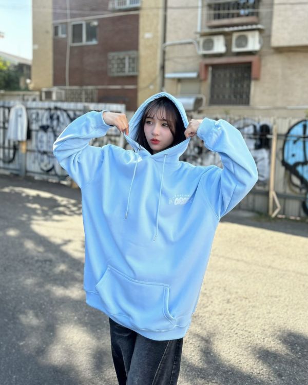 現貨【牛奶暖絨】泡泡英字手指牛奶絨帽Tee 