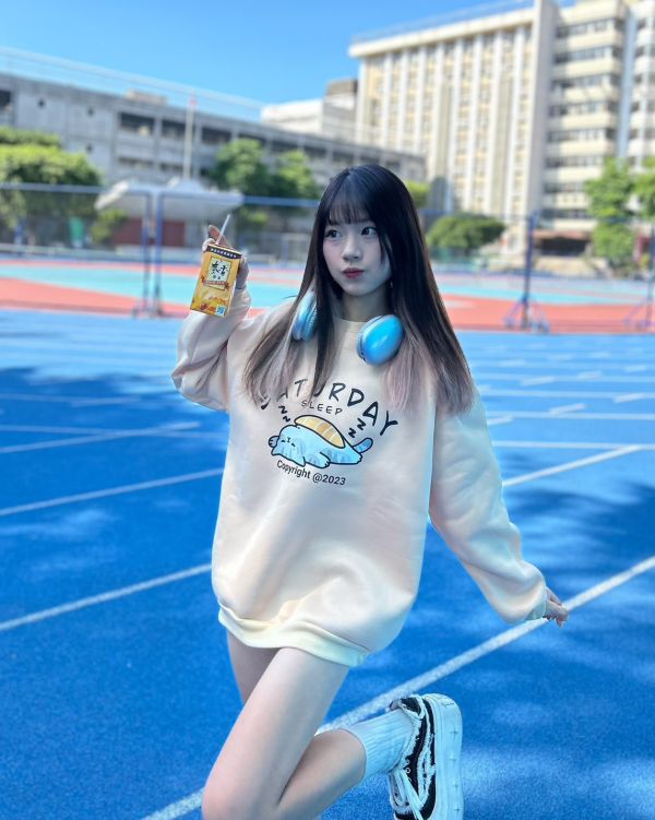 【現貨】耍廢貓咪刷毛大學Tee 